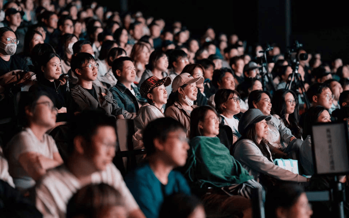 WNBA成绩_“让子弹再飞一会”：15年后WNBA成绩，姜文再度公开回应电影谜面
