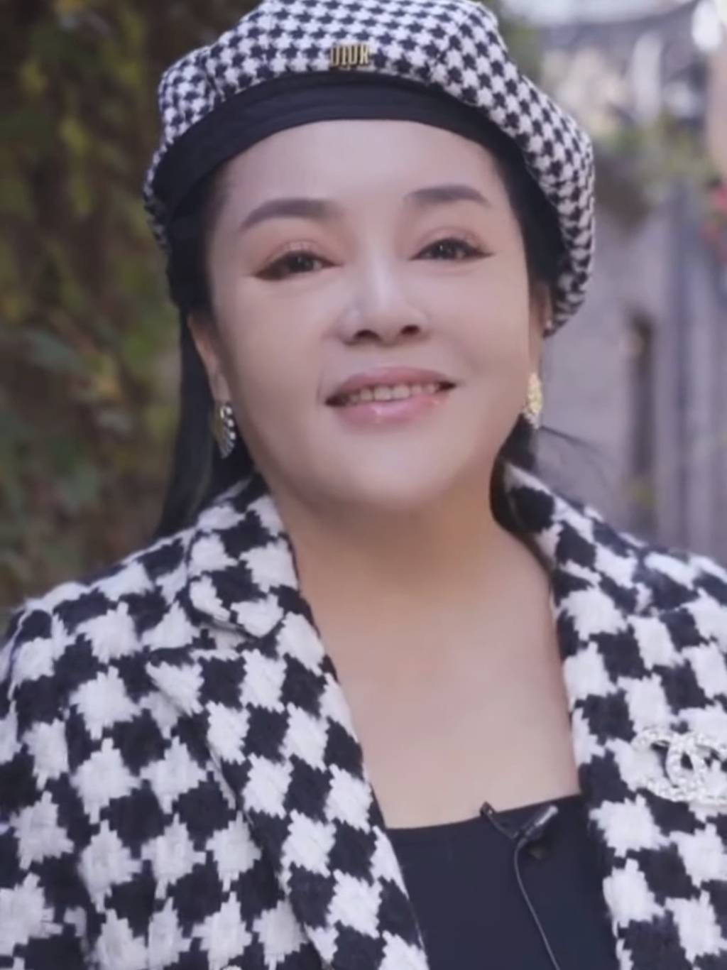 怎么申请皇冠信用网_台湾女歌手千百惠去世怎么申请皇冠信用网，代表作《想你的时候》《走过咖啡屋》