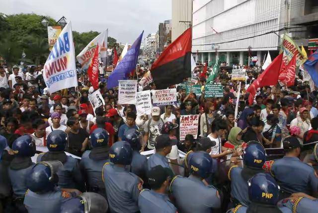 乌拉圭甲组联赛 | 中国建设黄岩岛乌拉圭甲组联赛，菲律宾大规模抗议示威！乌克兰卖菲“南海神器”