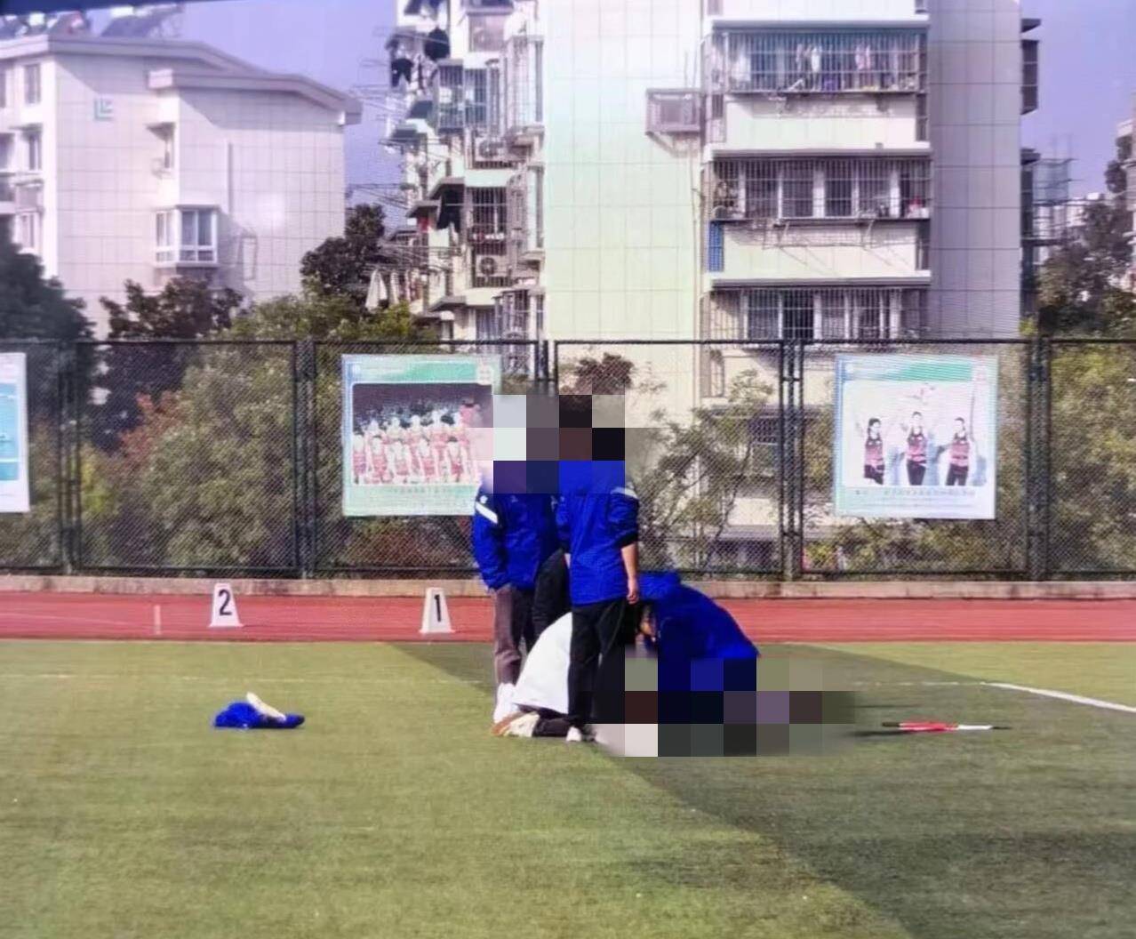 皇冠信用网会员开户_南京一学生在运动会上跑200米时倒地去世皇冠信用网会员开户，官方：深感痛心，已与亲属沟通妥善处理