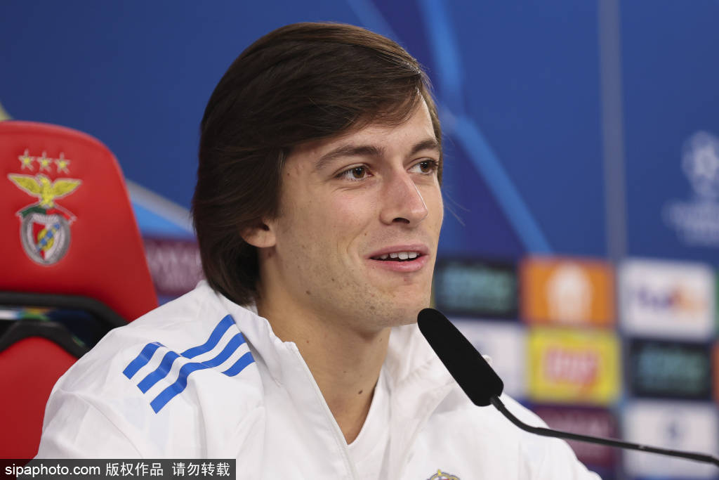 皇冠ag hga030
_在普雷斯蒂安尼和维尼修斯之间的交火中皇冠ag hga030
,卡雷拉斯的职业生涯